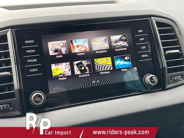 Skoda / Karoq / Silber / / / AHK+KAMERA+EL. HECKKL.+SHZ+ACC+KESSY+18''ALU