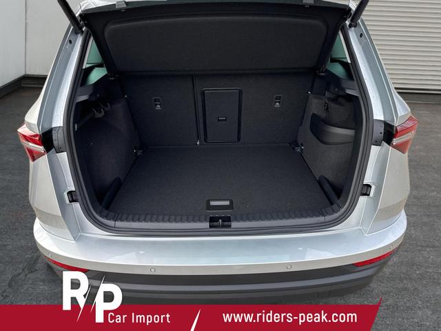 Skoda / Karoq / Silber / / / AHK+KAMERA+EL. HECKKL.+SHZ+ACC+KESSY+18''ALU