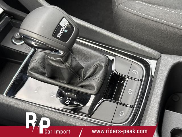 Skoda / Karoq / Silber / / / AHK+KAMERA+EL. HECKKL.+SHZ+ACC+KESSY+18''ALU