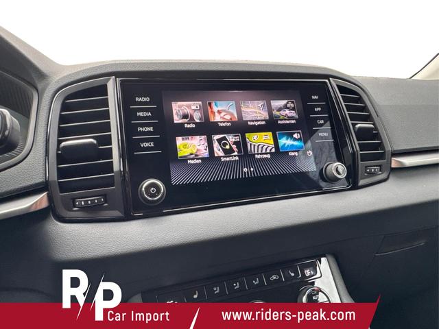 Skoda / Karoq / Grau / / / AHK+KAMERA+EL. HECKKL.+SHZ+ACC+KESSY+18''ALU