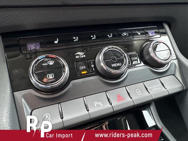 Skoda / Karoq / Grau / / / AHK+KAMERA+EL. HECKKL.+SHZ+ACC+KESSY+18''ALU