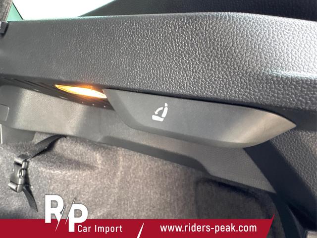 Skoda / Karoq / Grau / / / AHK+KAMERA+EL. HECKKL.+SHZ+ACC+KESSY+18''ALU