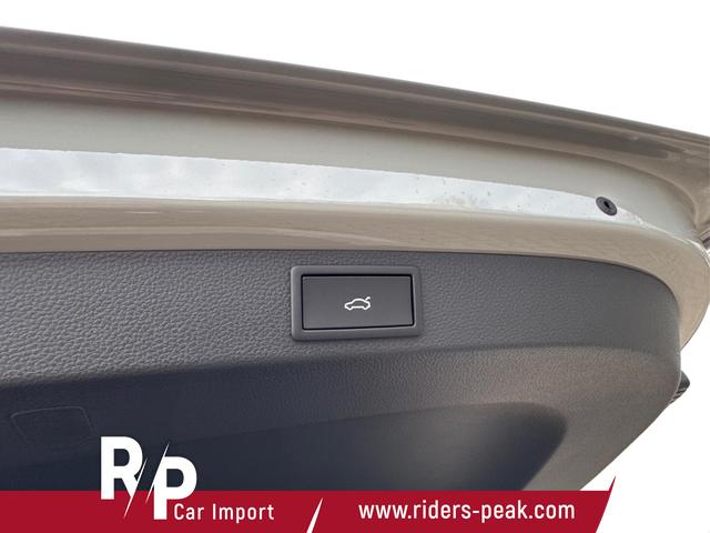 Skoda / Karoq / Grau / / / AHK+KAMERA+EL. HECKKL.+SHZ+ACC+KESSY+18''ALU