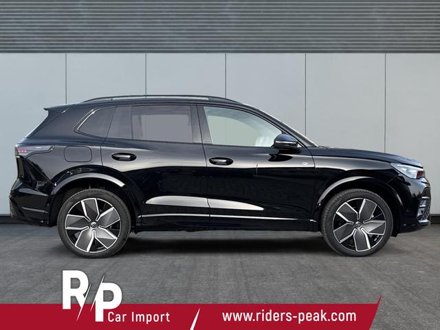 Volkswagen Tiguan R-Line People PLUG-IN+PANO+AHK+HD MATRIX+NAVI+BLACK STYLE+20" LM+ACC 