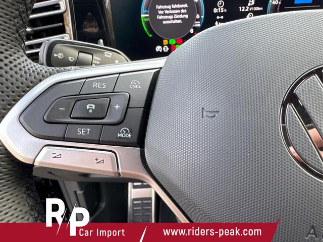 Volkswagen Tiguan R-Line People PLUG-IN+PANO+AHK+HD MATRIX+NAVI+BLACK STYLE+20" LM+ACC 