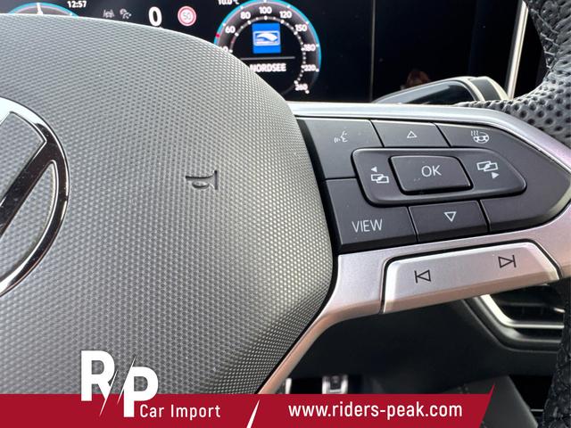 Volkswagen Tiguan R-Line People PLUG-IN+PANO+AHK+HD MATRIX+NAVI+BLACK STYLE+20" LM+ACC 