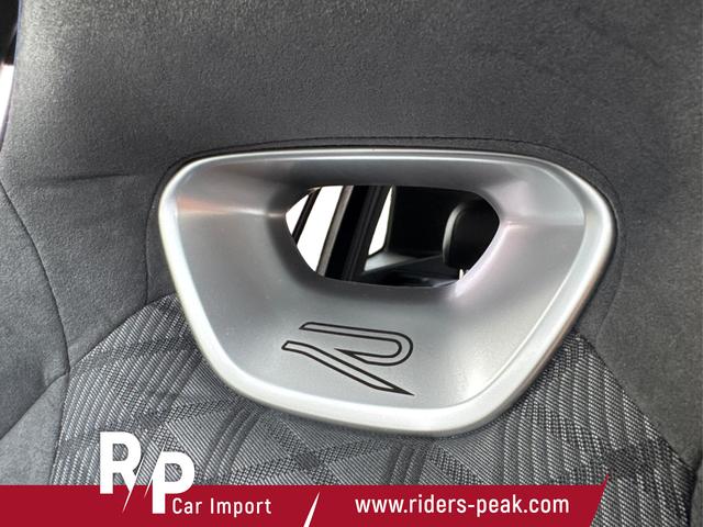 Volkswagen Tiguan R-Line People PLUG-IN+PANO+AHK+HD MATRIX+NAVI+BLACK STYLE+20" LM+ACC 