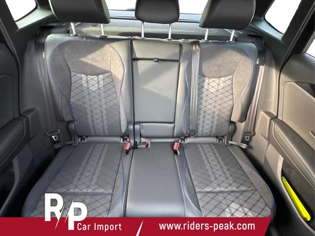 Volkswagen Tiguan R-Line People PLUG-IN+PANO+AHK+HD MATRIX+NAVI+BLACK STYLE+20" LM+ACC 