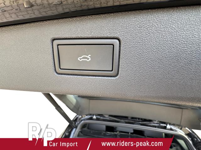 Volkswagen Tiguan R-Line People PLUG-IN+PANO+AHK+HD MATRIX+NAVI+BLACK STYLE+20" LM+ACC 