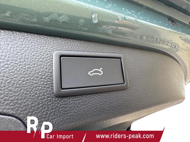 Volkswagen / Passat Variant / Gr&uuml;n / / / 4WD+BLACK+PANO+AHK+DCC+MATRIX+HARMAN