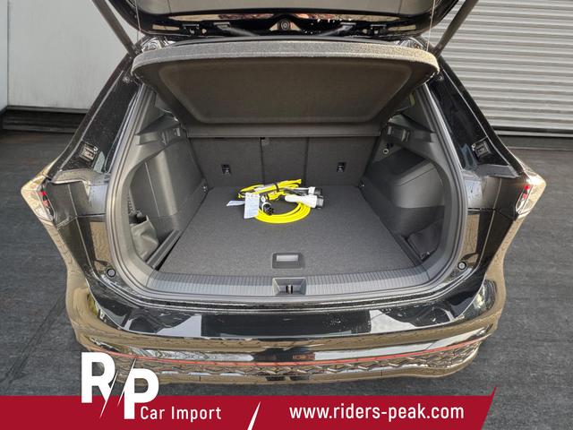 Volkswagen Tiguan R-Line People PLUG-IN+PANO+AHK+HD MATRIX+NAVI+BLACK STYLE+20" LM+ACC 