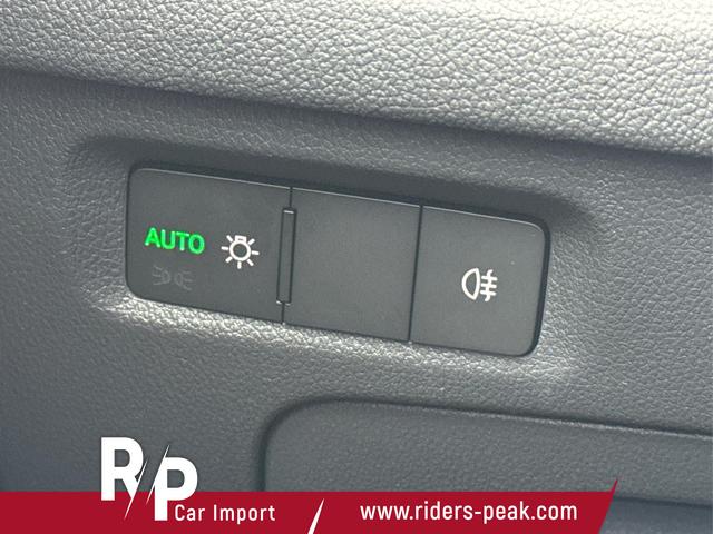 Skoda / Octavia Combi / Wei&szlig; / / / AHK+KAMERA+ACC+EL. HECKKL+SHZ