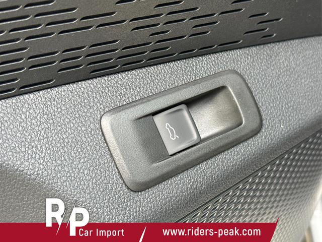 Skoda / Octavia Combi / Grau / / / AHK+KAMERA+ACC+EL. HECKKL+SHZ