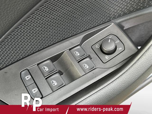 Skoda / Octavia Combi / Grau / / / AHK+KAMERA+ACC+EL. HECKKL+SHZ