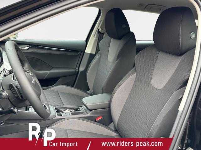 Skoda / Octavia Combi / Schwarz / / / AHK+KAMERA+ACC+EL. HECKKL+SHZ