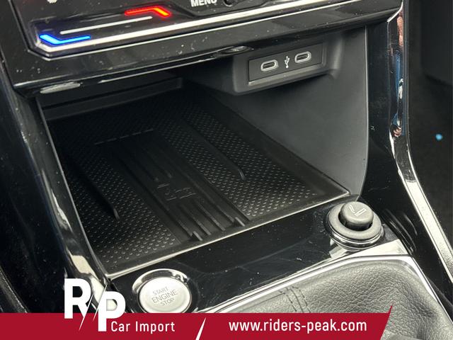 Volkswagen / T-Cross / Schwarz / / / MATRIX+KAMERA+ACC+KLIMA+SHZ+17 LM+KEYLESS