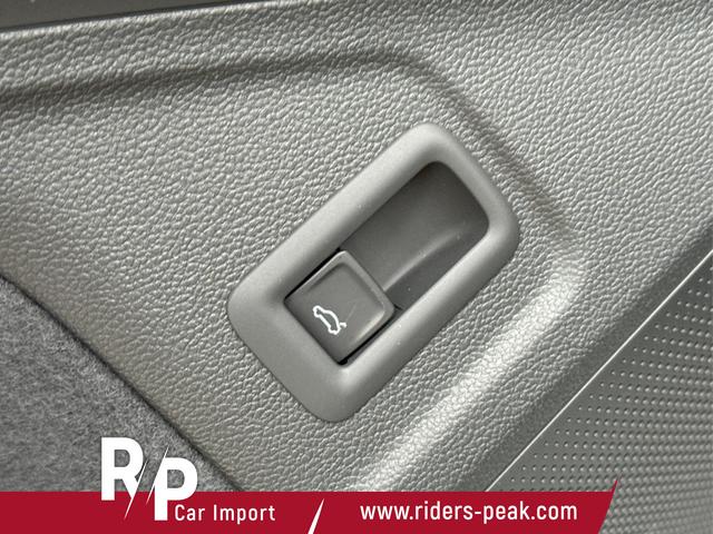 Volkswagen / Passat Variant / Grau / / / DSG+PANO+NAVI+MATRIX+360 KAM+MASSAGE+ACC+18 LM