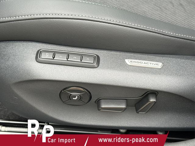 Volkswagen / Passat Variant / Grau / / / DSG+PANO+NAVI+MATRIX+360 KAM+MASSAGE+ACC+18 LM