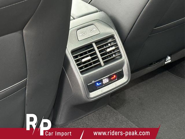 Volkswagen / Passat Variant / Grau / / / DSG+PANO+NAVI+MATRIX+360 KAM+MASSAGE+ACC+18 LM