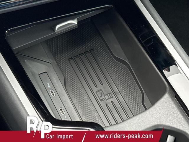 Volkswagen / Passat Variant / Grau / / / DSG+PANO+NAVI+MATRIX+360 KAM+MASSAGE+ACC+18 LM