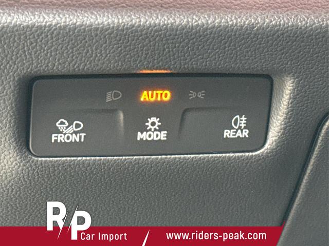 Volkswagen / Passat Variant / Grau / / / DSG+PANO+NAVI+MATRIX+360 KAM+MASSAGE+ACC+18 LM