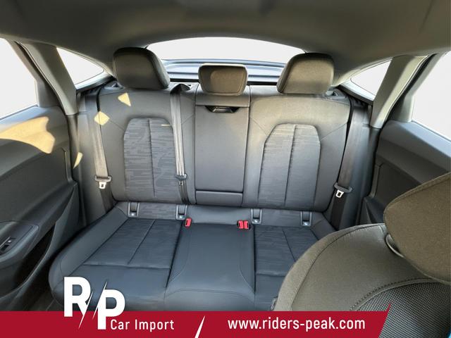 Audi / A5 / / / / quattro NAVI+EL. HECKKL.+PDC+LED+17 LM