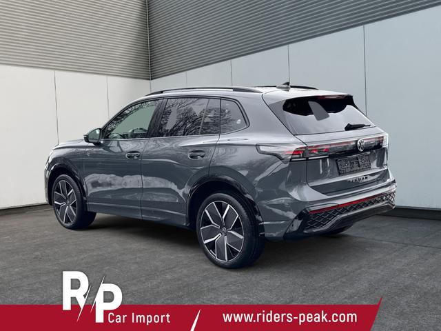 Volkswagen / Tiguan / Grau / / / PLUG-IN+PANO+AHK+HD MATRIX+NAVI+BLACK STYLE+20 LM+ACC
