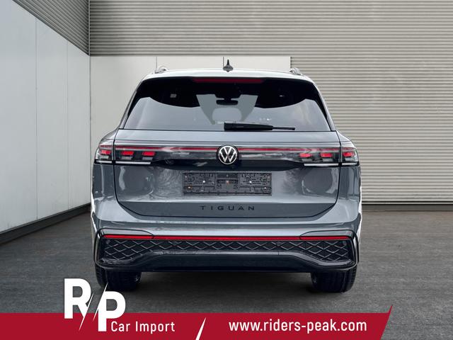 Volkswagen / Tiguan / Grau / / / PLUG-IN+PANO+AHK+HD MATRIX+NAVI+BLACK STYLE+20 LM+ACC