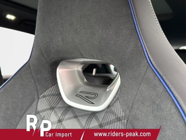 Volkswagen / Tiguan / Grau / / / PLUG-IN+PANO+AHK+HD MATRIX+NAVI+BLACK STYLE+20 LM+ACC