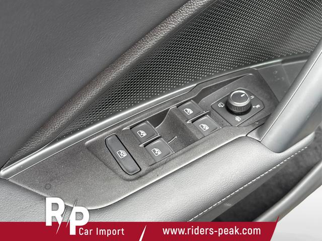 Volkswagen / Tiguan / Grau / / / PLUG-IN+PANO+AHK+HD MATRIX+NAVI+BLACK STYLE+20 LM+ACC