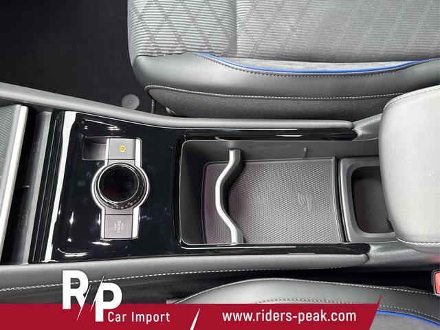 Volkswagen / Tiguan / Grau / / / PLUG-IN+PANO+AHK+HD MATRIX+NAVI+BLACK STYLE+20 LM+ACC