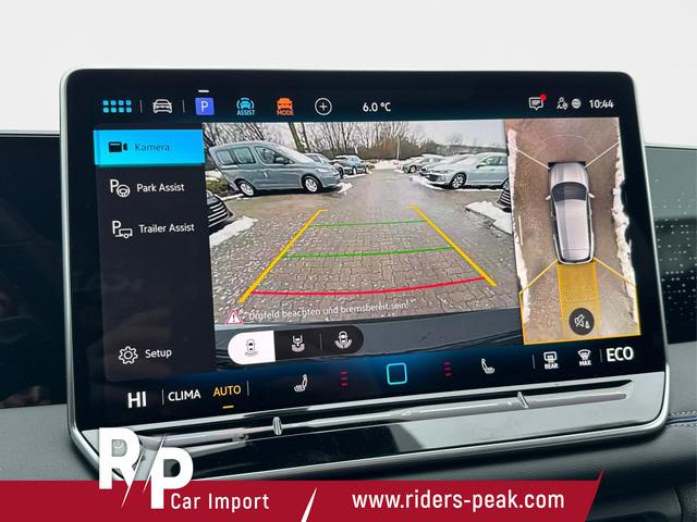 Volkswagen / Tiguan / Grau / / / PLUG-IN+PANO+AHK+HD MATRIX+NAVI+BLACK STYLE+20 LM+ACC