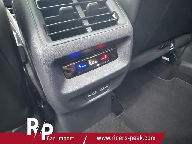 Volkswagen / Tiguan / Grau / / / PLUG-IN+PANO+AHK+HD MATRIX+NAVI+BLACK STYLE+20 LM+ACC