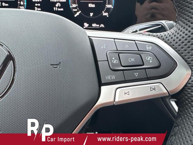 Volkswagen / Tiguan / Grau / / / PLUG-IN+PANO+AHK+HD MATRIX+NAVI+BLACK STYLE+20 LM+ACC