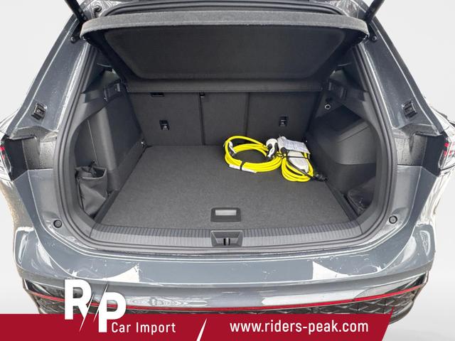 Volkswagen / Tiguan / Grau / / / PLUG-IN+PANO+AHK+HD MATRIX+NAVI+BLACK STYLE+20 LM+ACC