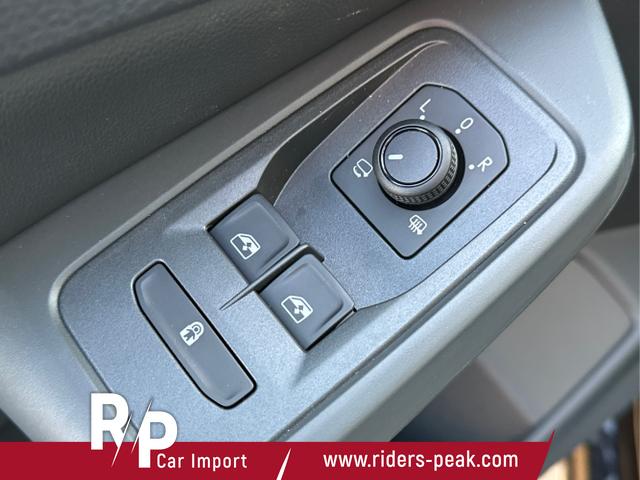 Volkswagen / Caddy Maxi / / / / Caddy Maxi NAVI+AHK+ACC+SHZ+LED+KAMERA+PDC+LANE ASSIST