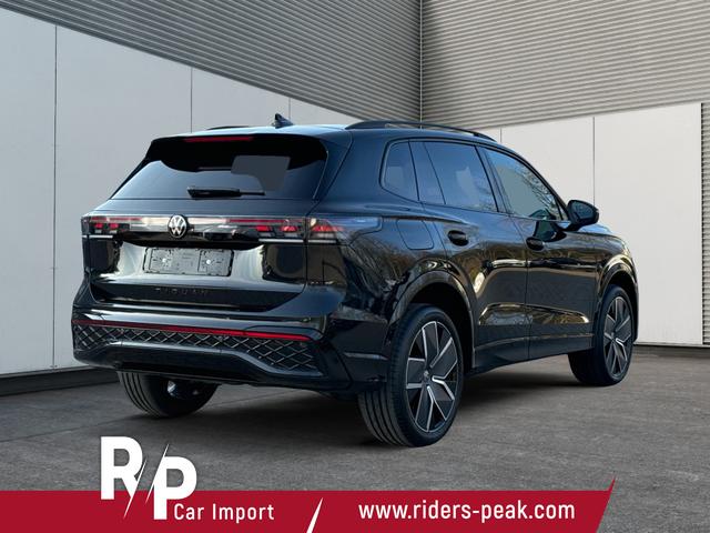 Volkswagen / Tiguan / Schwarz / / / 4 MOT+AHK+NAVI+PANORAMA+EL. HECK.+20 ALU