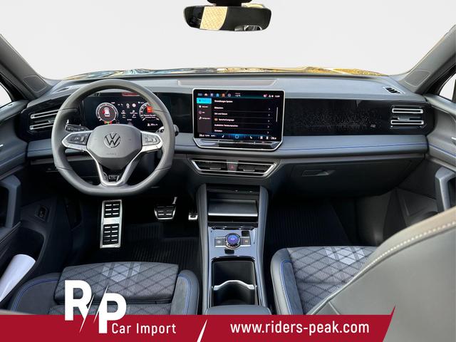 Volkswagen / Tiguan / Schwarz / / / 4 MOT+AHK+NAVI+PANORAMA+EL. HECK.+20 ALU