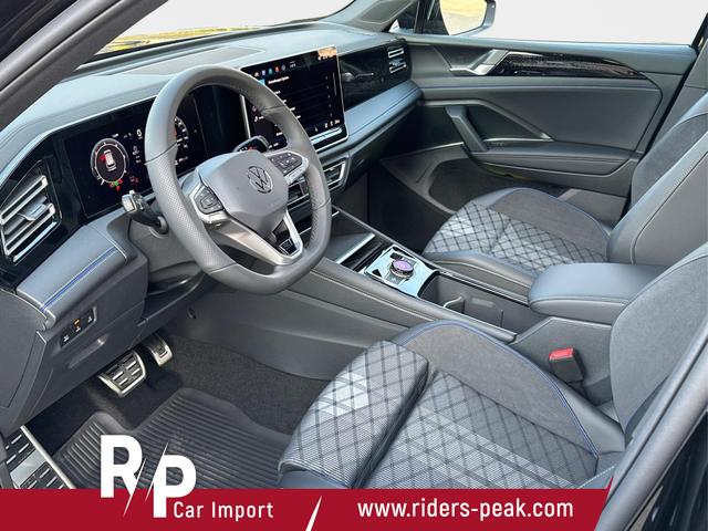 Volkswagen / Tiguan / Schwarz / / / 4 MOT+AHK+NAVI+PANORAMA+EL. HECK.+20 ALU