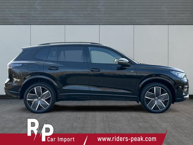 Volkswagen / Tiguan / Schwarz / / / 4 MOT+AHK+NAVI+PANORAMA+EL. HECK.+20 ALU