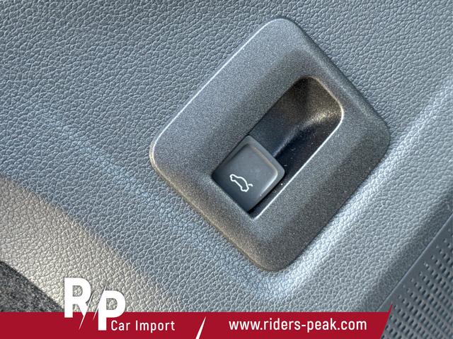 Volkswagen / Tiguan / Schwarz / / / 4 MOT+AHK+NAVI+PANORAMA+EL. HECK.+20 ALU