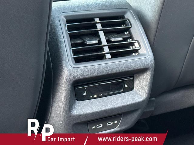 Volkswagen / Tiguan / Schwarz / / / 4 MOT+AHK+NAVI+PANORAMA+EL. HECK.+20 ALU