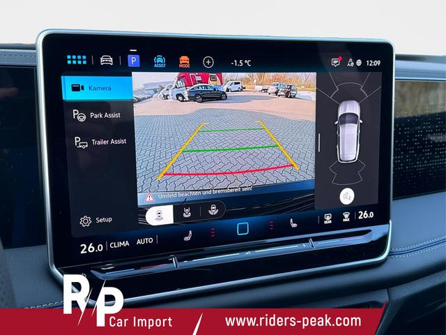 Volkswagen / Tiguan / Schwarz / / / 4 MOT+AHK+NAVI+PANORAMA+EL. HECK.+20 ALU