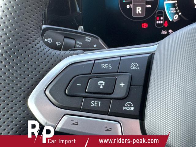 Volkswagen / Tiguan / Schwarz / / / 4 MOT+AHK+NAVI+PANORAMA+EL. HECK.+20 ALU