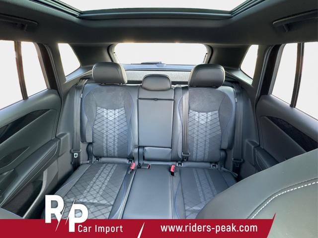 Volkswagen / Tiguan / Schwarz / / / 4 MOT+AHK+NAVI+PANORAMA+EL. HECK.+20 ALU