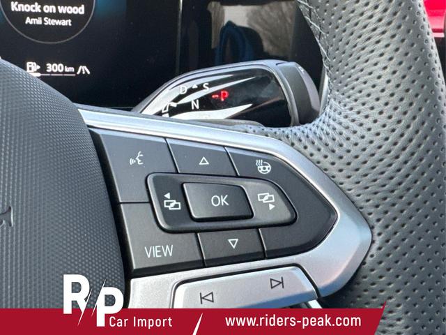 Volkswagen / Tiguan / Schwarz / / / 4 MOT+AHK+NAVI+PANORAMA+EL. HECK.+20 ALU