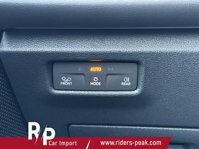 Volkswagen / Tiguan / Schwarz / / / 4 MOT+AHK+NAVI+PANORAMA+EL. HECK.+20 ALU