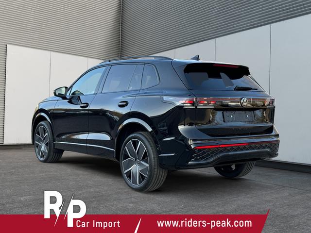 Volkswagen / Tiguan / Schwarz / / / 4 MOT+AHK+NAVI+PANORAMA+EL. HECK.+20 ALU