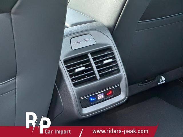 Volkswagen / Passat Variant / Schwarz / / / 4WD+PANO+AHK+HARMAN+NAVI+HUD+Matrix+ACC, Beispielbilder, ggf. teilweise mit Sonderausstattung