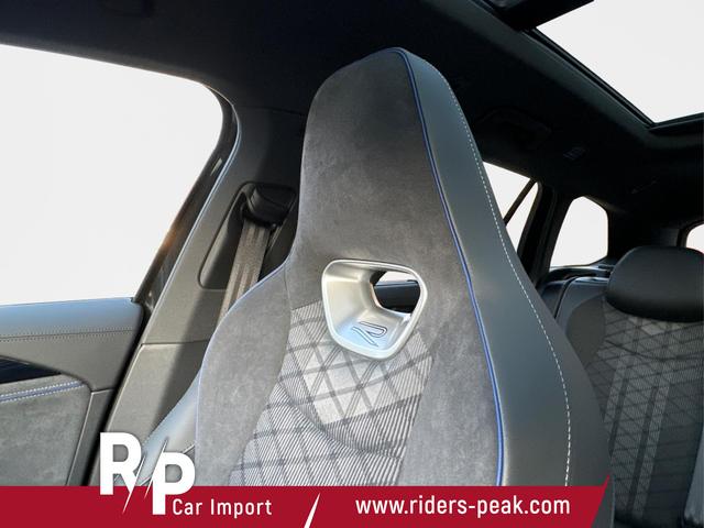 Volkswagen / Passat Variant / Schwarz / / / 4WD+PANO+AHK+HARMAN+NAVI+HUD+Matrix+ACC, Beispielbilder, ggf. teilweise mit Sonderausstattung